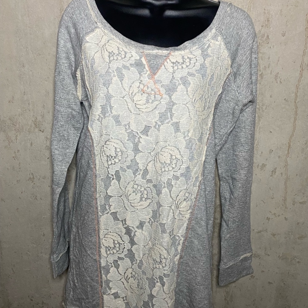 Jolt L/S shirt.